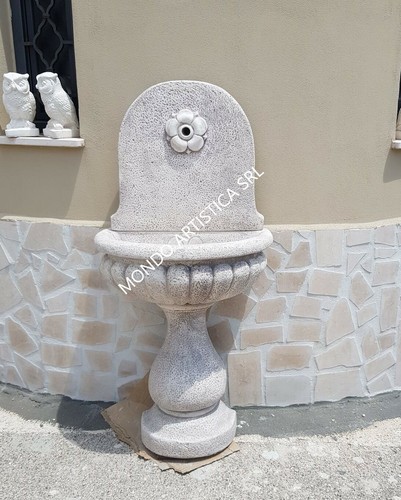 Fontana parete muro con - a,